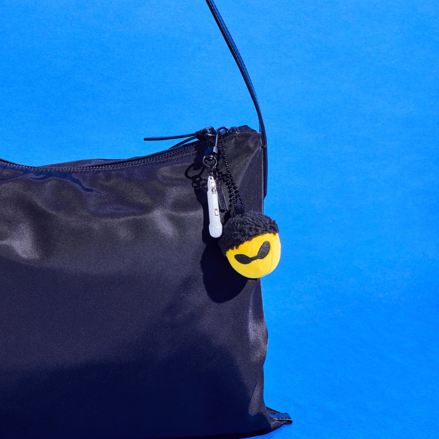 j-hope - Merch Oficial Exhibición "And... What?" - Acorn Keyring